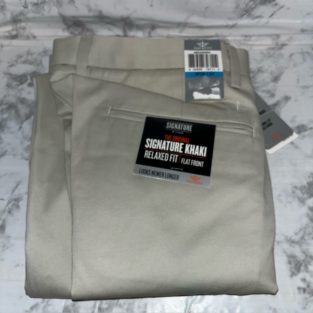 Dockers Men's 36x31 Signature Khaki D4 Relaxed Fit Flat Front Pants formal Cloud